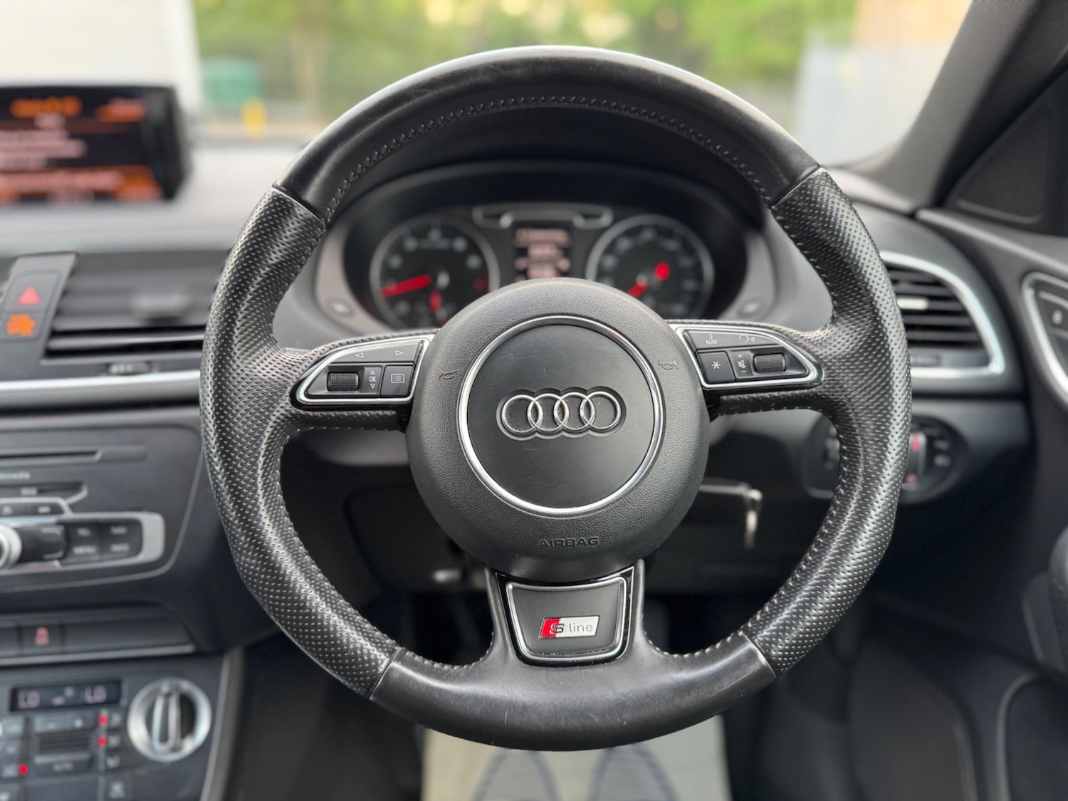 Used Audi Q3 2012 for sale - 76440489: Photo 15