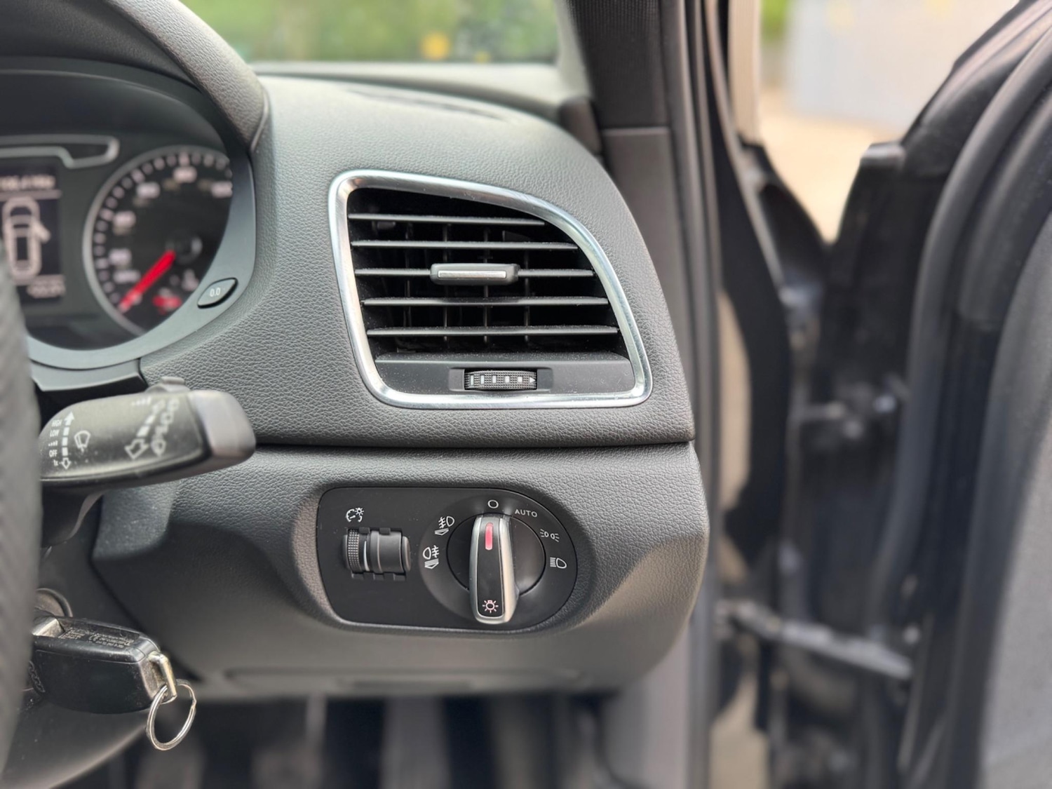 Used Audi Q3 2012 for sale - 76440489: Photo 16