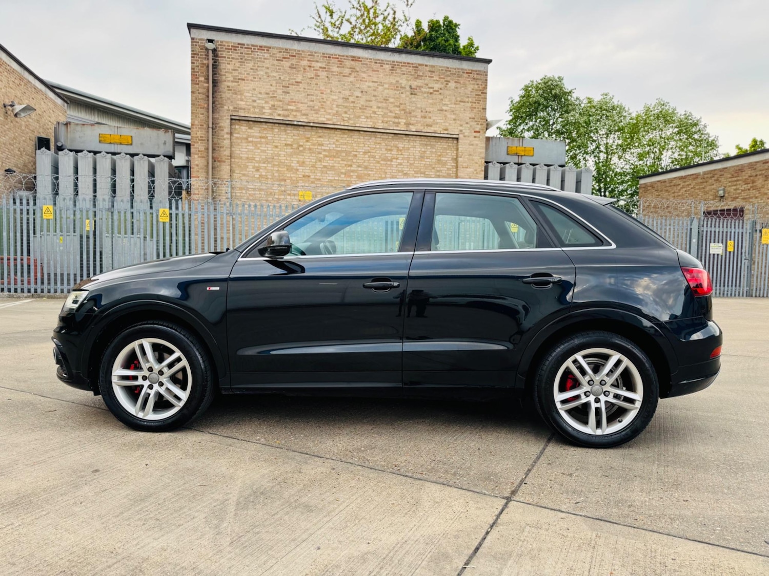 Used Audi Q3 2012 for sale - 76440489: Photo 42