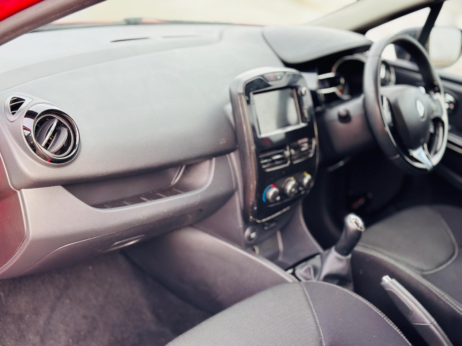 Used Renault Clio 2014 for sale - 77084408: Photo 24