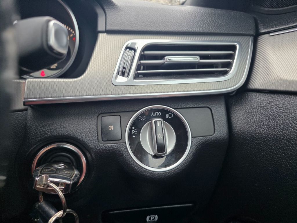 Used Mercedes-Benz E Class 2014 for sale - 77451396: Photo 10