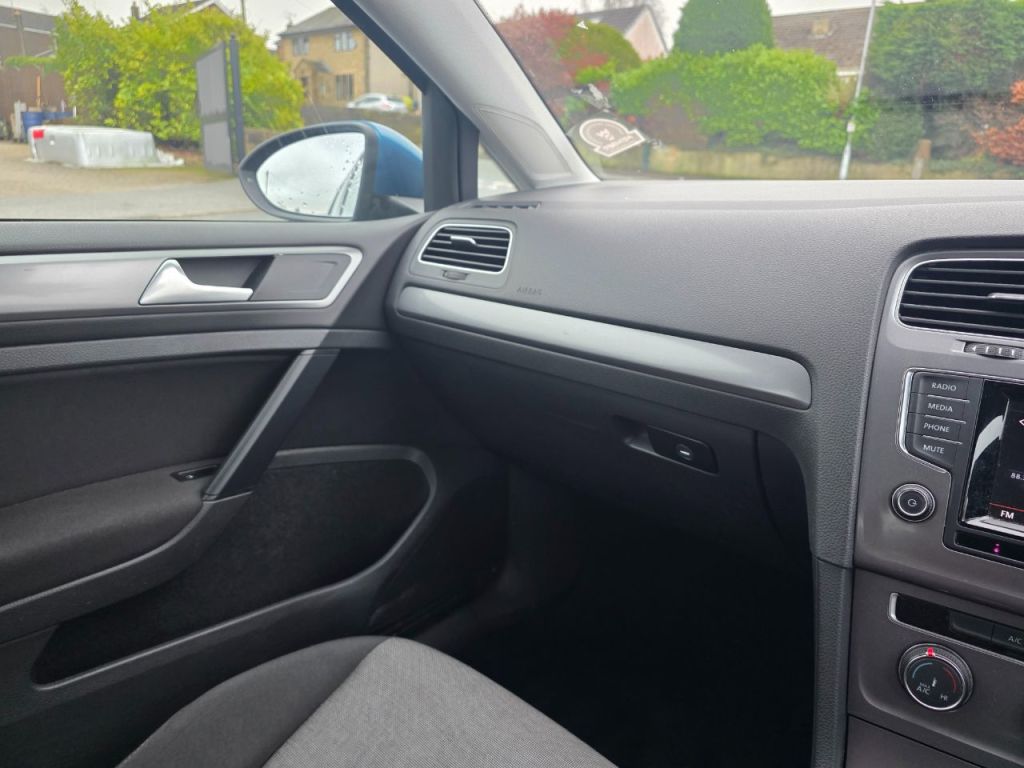 Used Volkswagen Golf 2014 for sale - 77296976: Photo 9