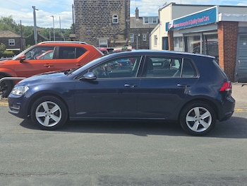 Used Volkswagen Golf 2017 for sale - 79549276: Photo