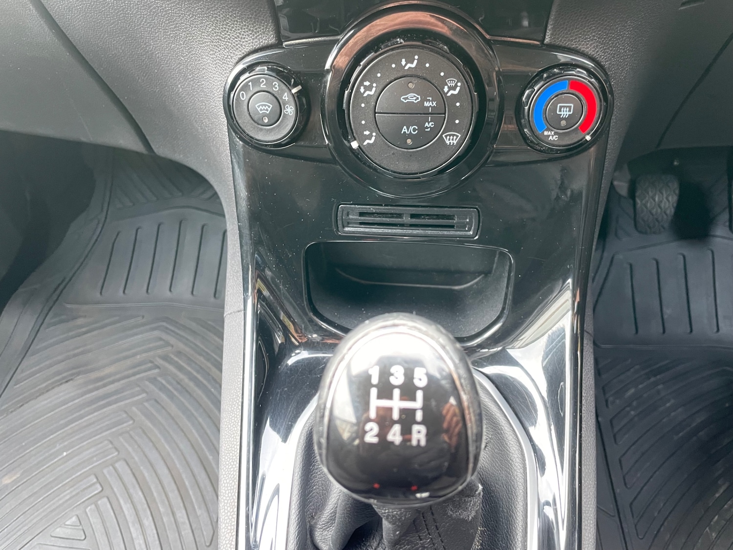 Used Ford Fiesta 2014 for sale - 77459998: Photo 13