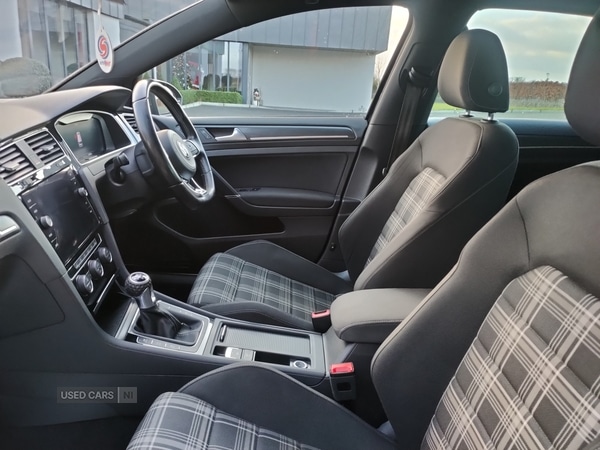 Used Volkswagen Golf 2017 for sale - 77050393: Photo 7