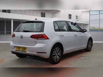 Used Volkswagen Golf 2017 for sale - 76667636: Photo