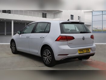 Used Volkswagen Golf 2017 for sale - 76667636: Photo