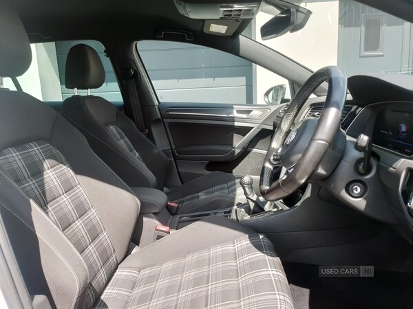 Used Volkswagen Golf 2017 for sale - 76271107: Photo 6