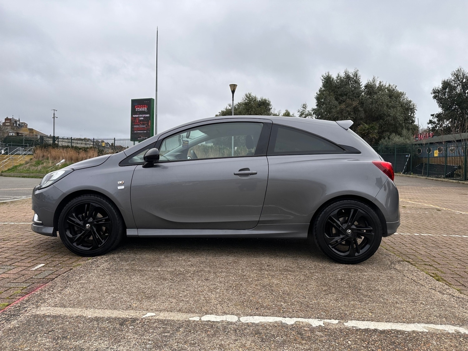 Used Vauxhall Corsa 2015 for sale - 77115935: Photo 3