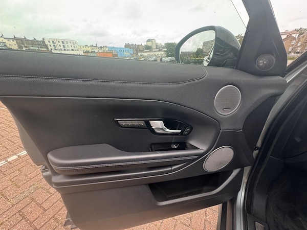 Used Land Rover Range Rover Evoque 2016 for sale - 76131237: Photo 11