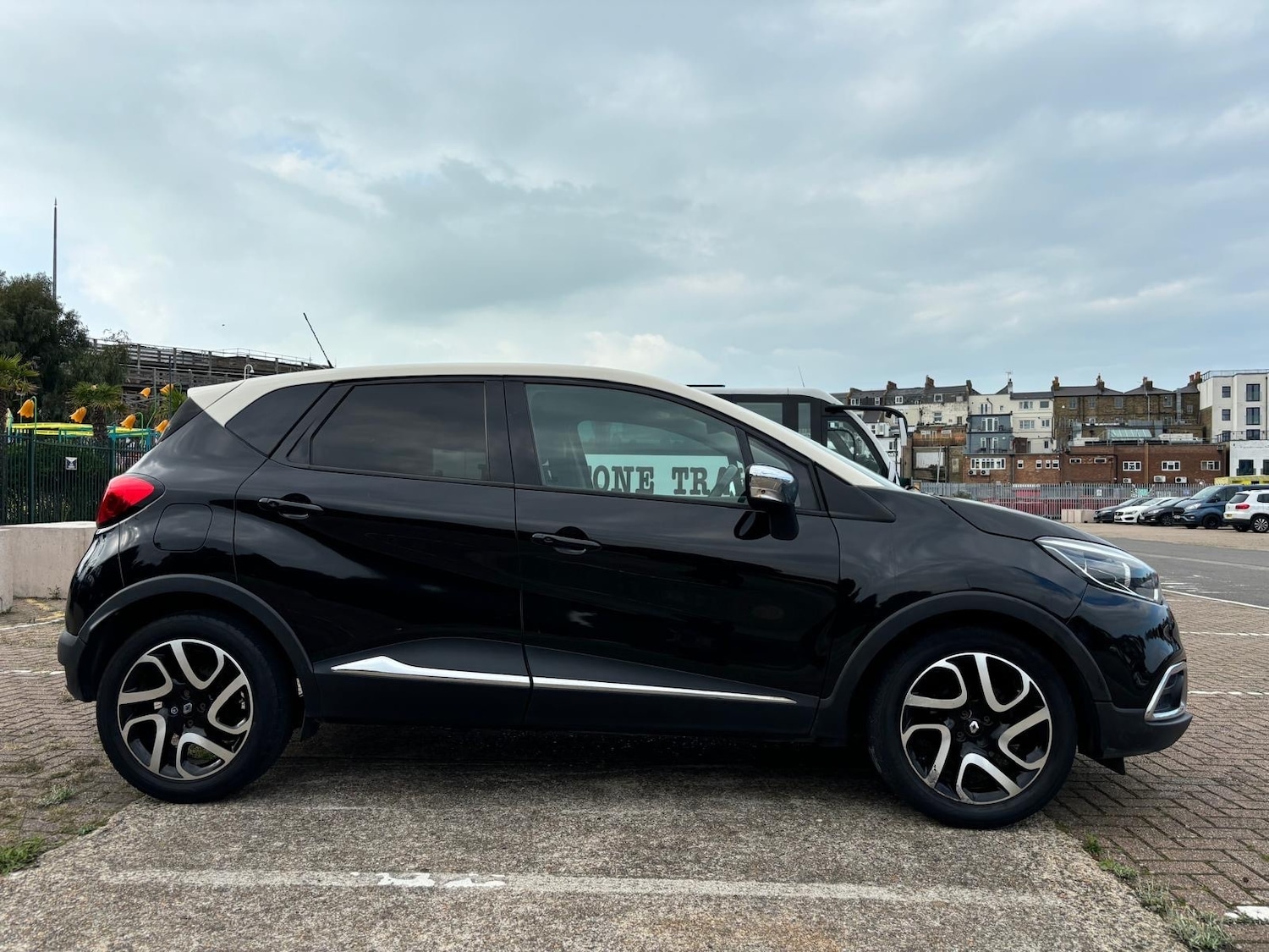 Used Renault Captur 2014 for sale - 76603721: Photo 2
