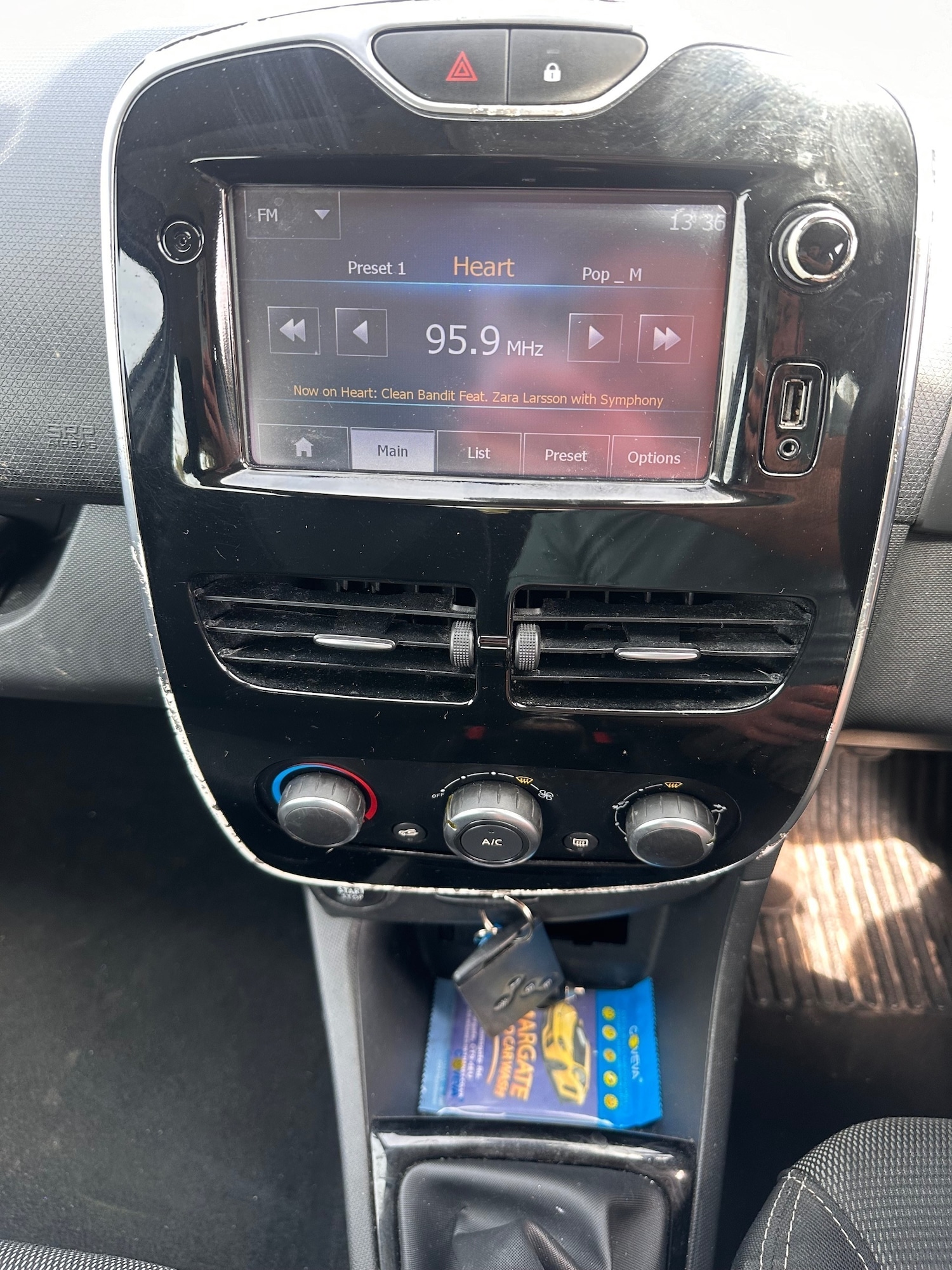 Used Renault Clio 2015 for sale - 77196490: Photo 10