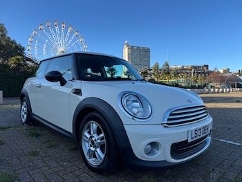 2013 (13) - 1.6 One 3dr Auto