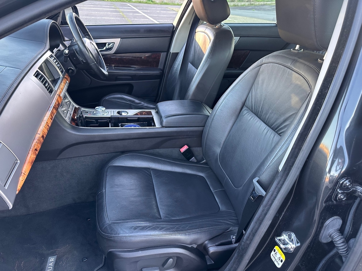 Used Jaguar XF 2010 for sale - 76921559: Photo 10