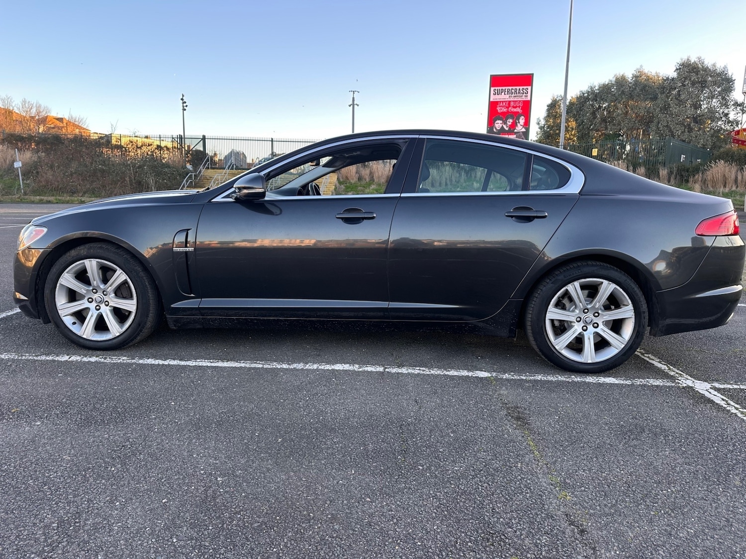 Used Jaguar XF 2010 for sale - 76921559: Photo 4