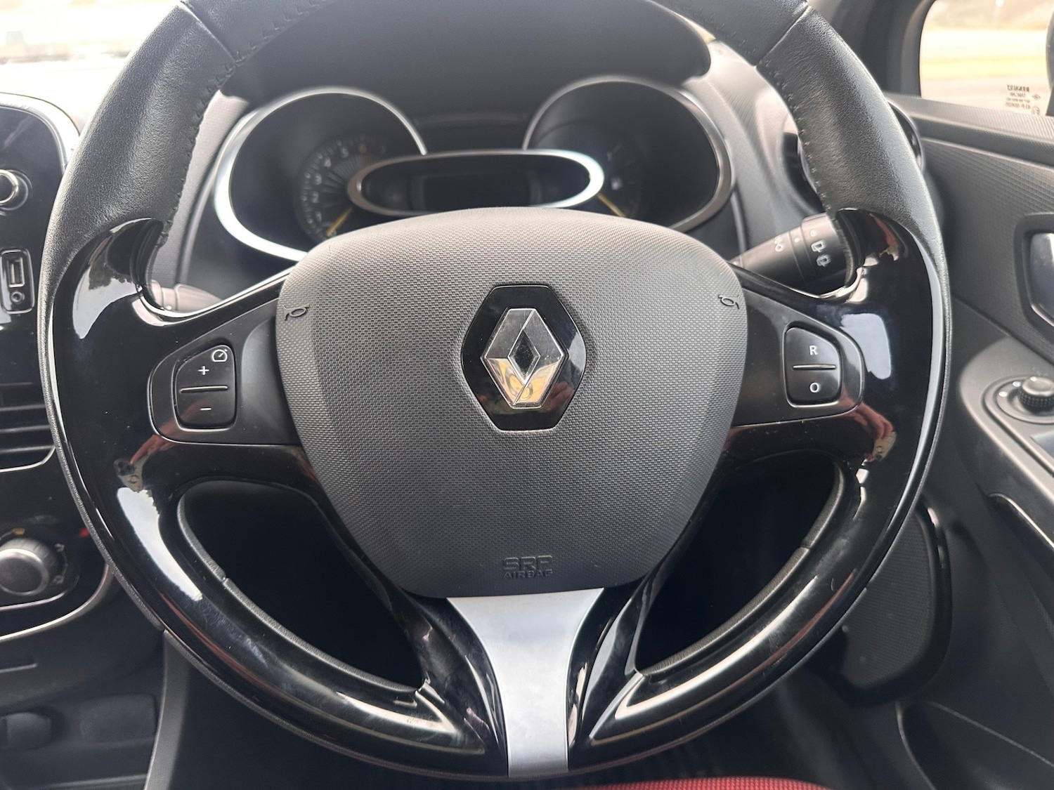 Used Renault Clio 2015 for sale - 77629153: Photo 8
