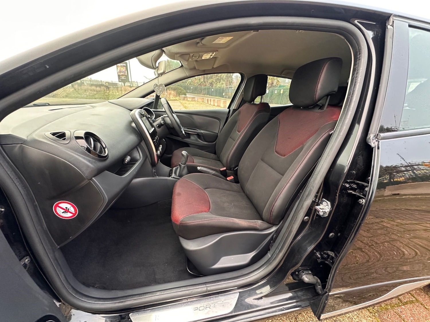 Used Renault Clio 2015 for sale - 77114454: Photo 9