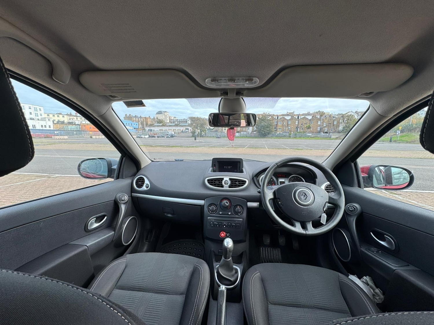 Used Renault Clio 2010 for sale - 76352105: Photo 12