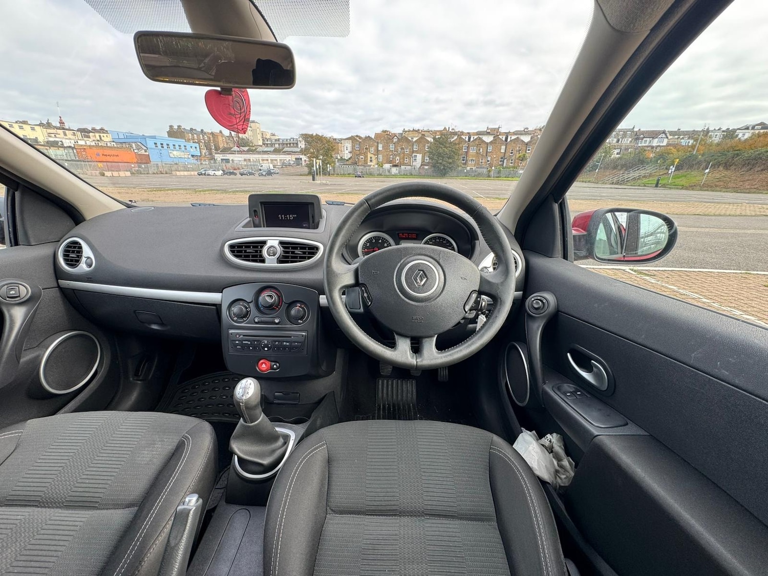 Used Renault Clio 2010 for sale - 76352105: Photo 14