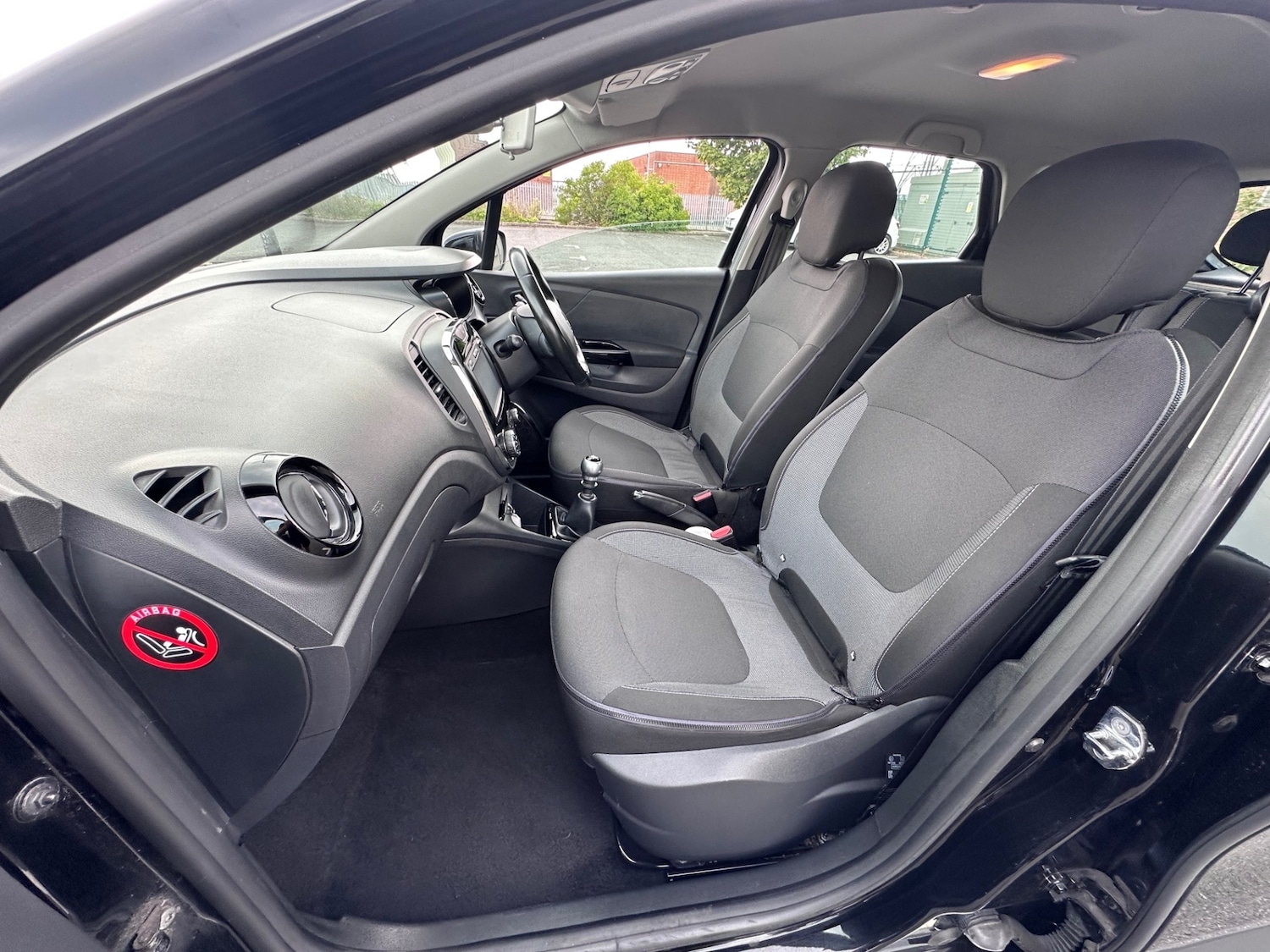 Used Renault Captur 2017 for sale - 76312289: Photo 9