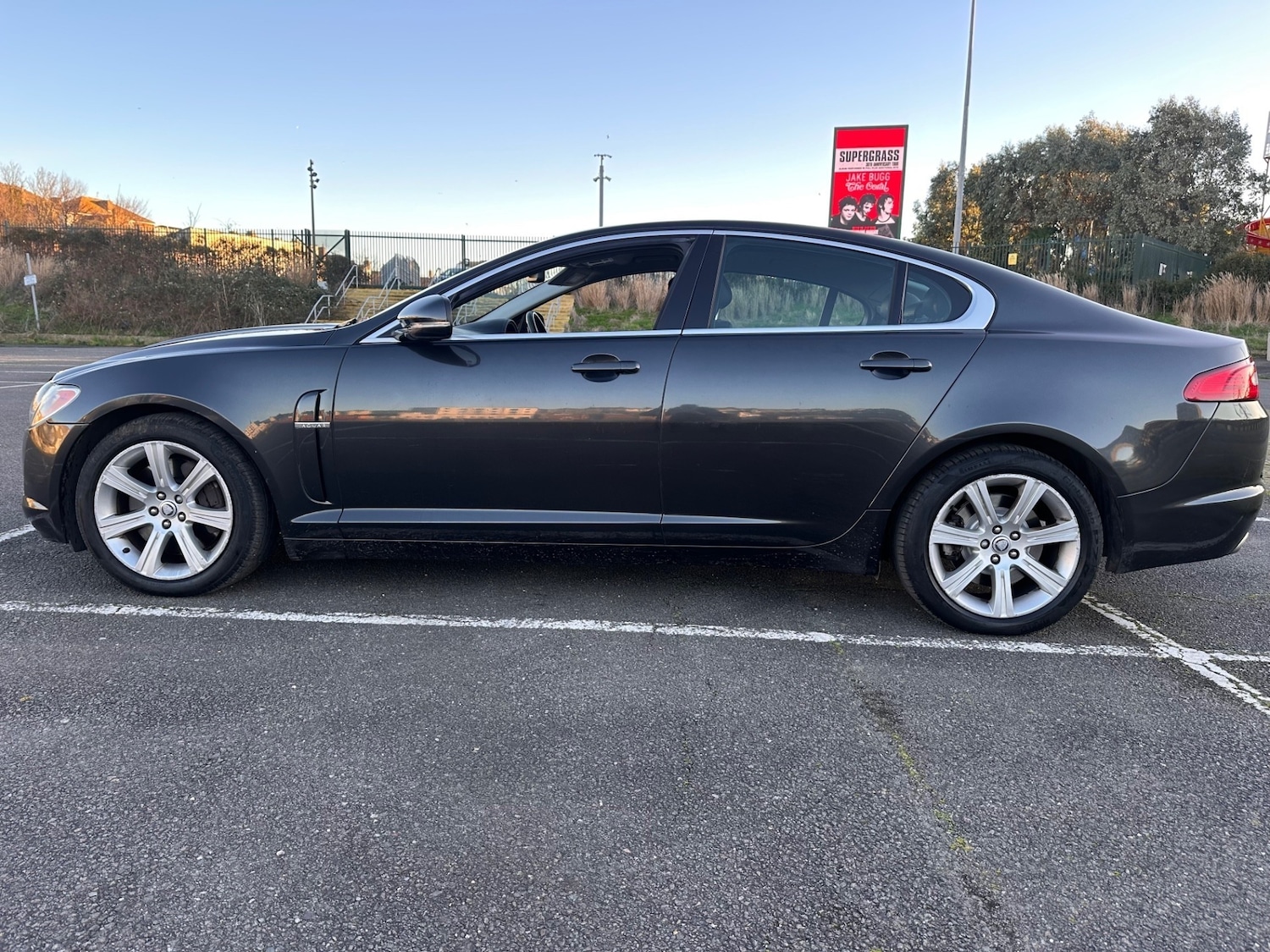Used Jaguar XF 2010 for sale - 76143322: Photo 4