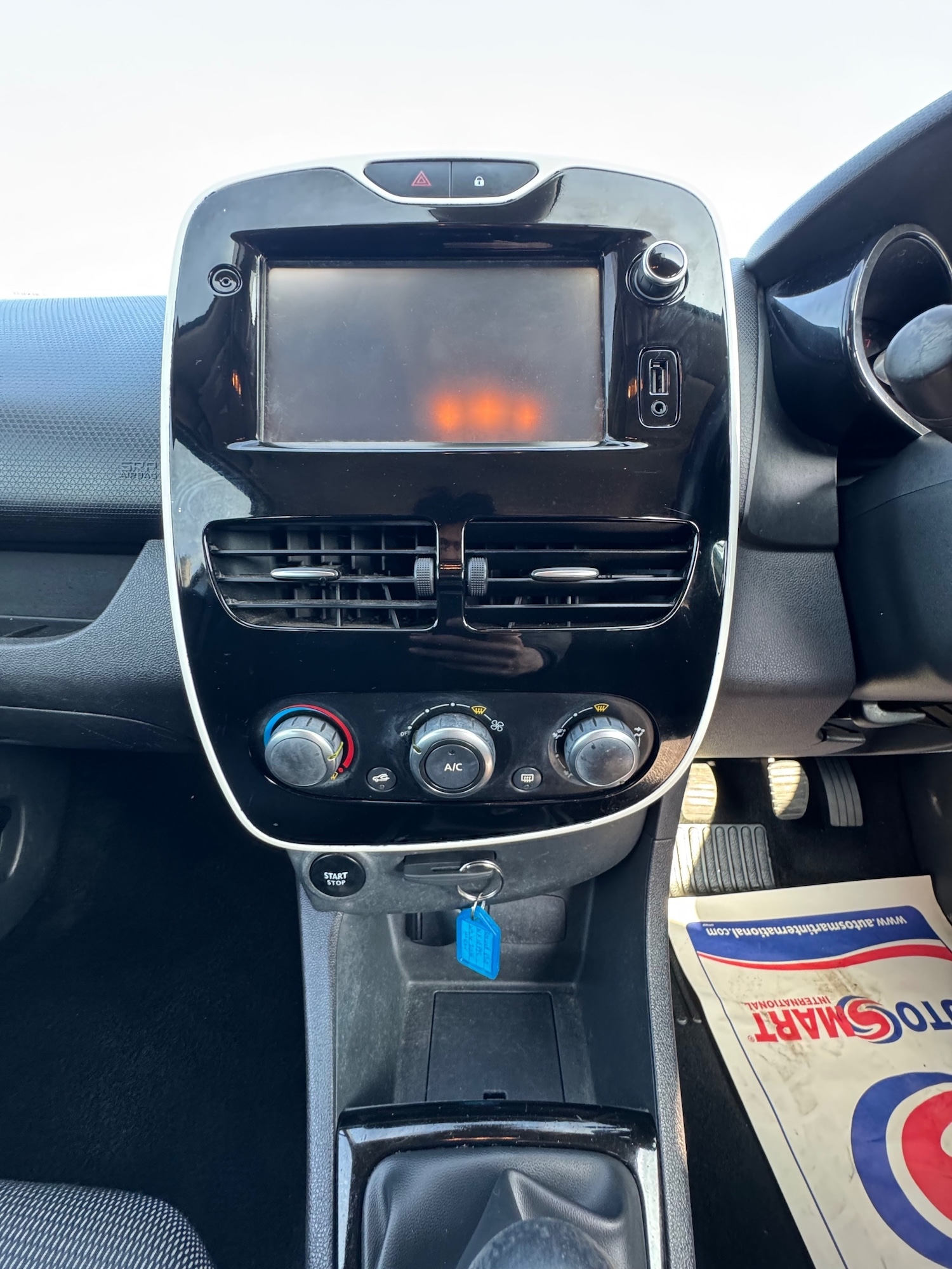 Used Renault Clio 2016 for sale - 76589200: Photo 9