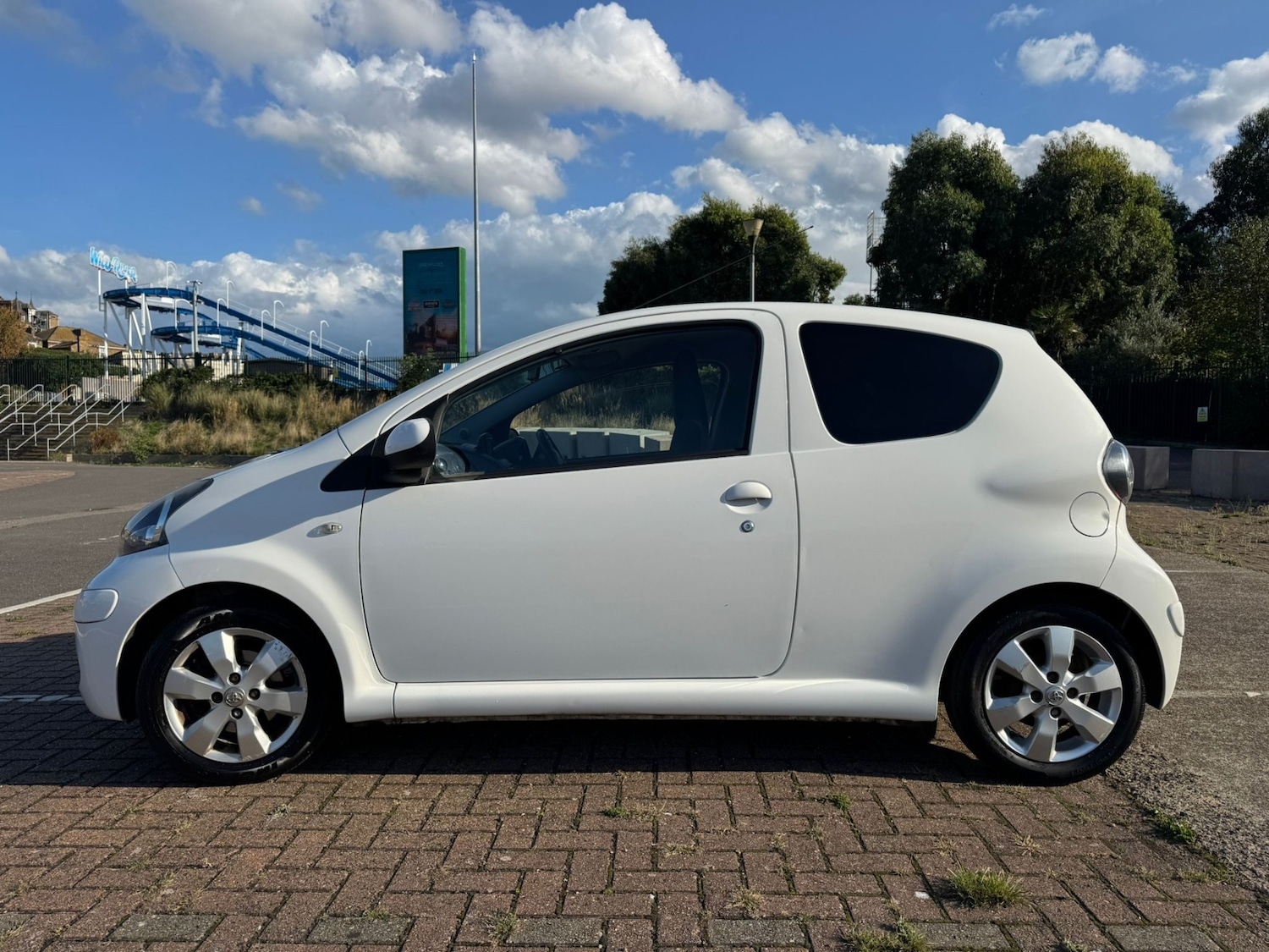 Used Toyota AYGO 2011 for sale - 77114433: Photo 2