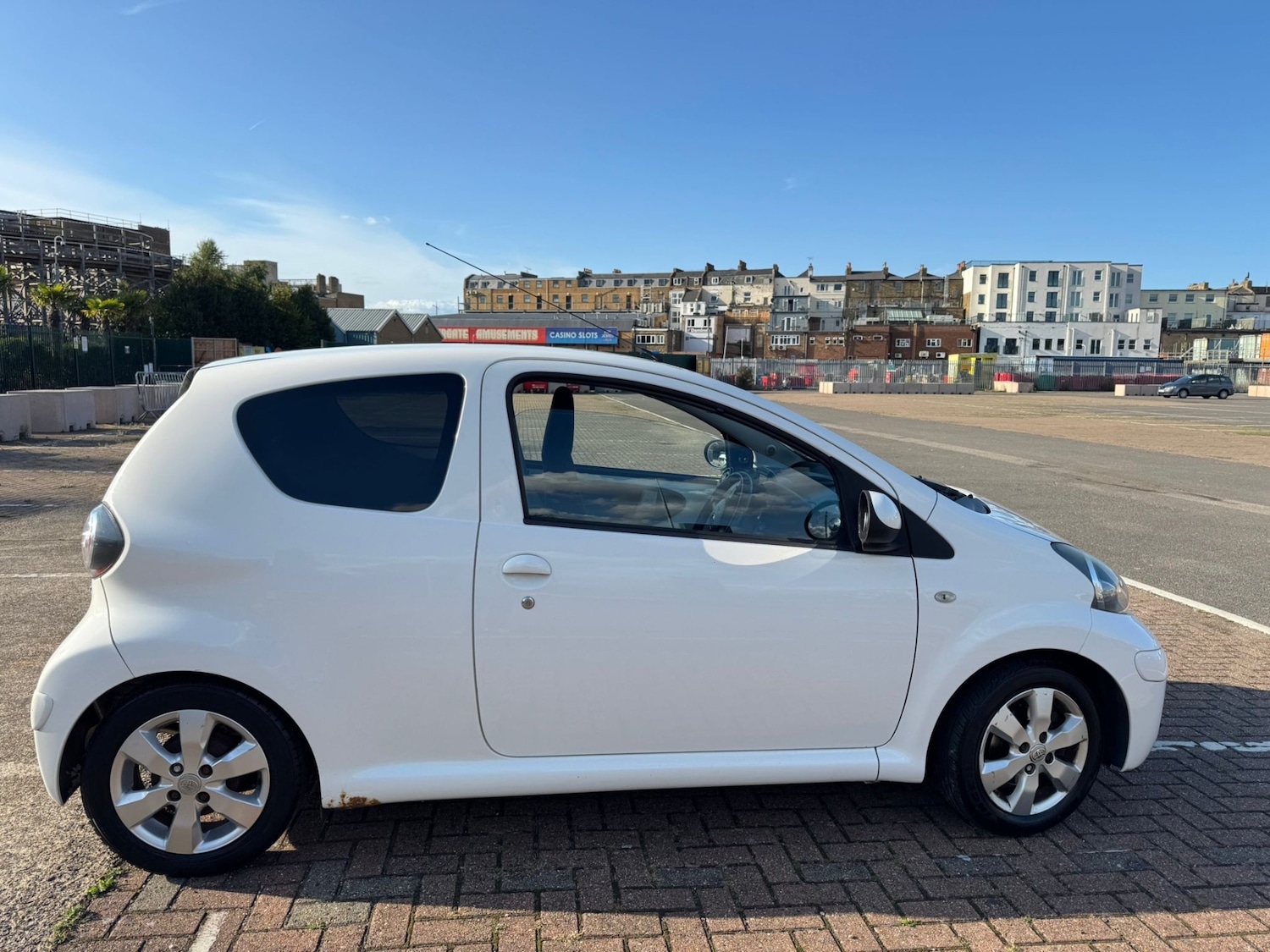 Used Toyota AYGO 2011 for sale - 77114433: Photo 3
