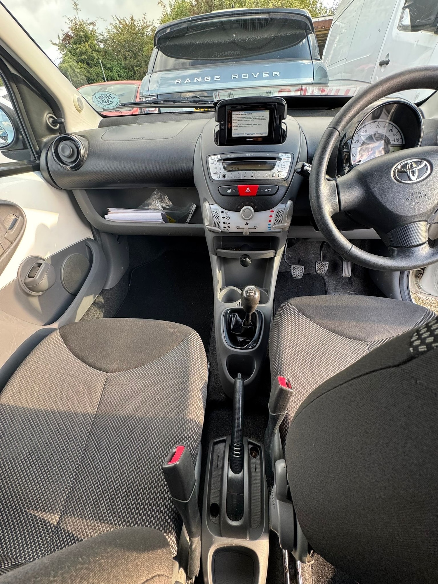 Used Toyota AYGO 2011 for sale - 77114433: Photo 6