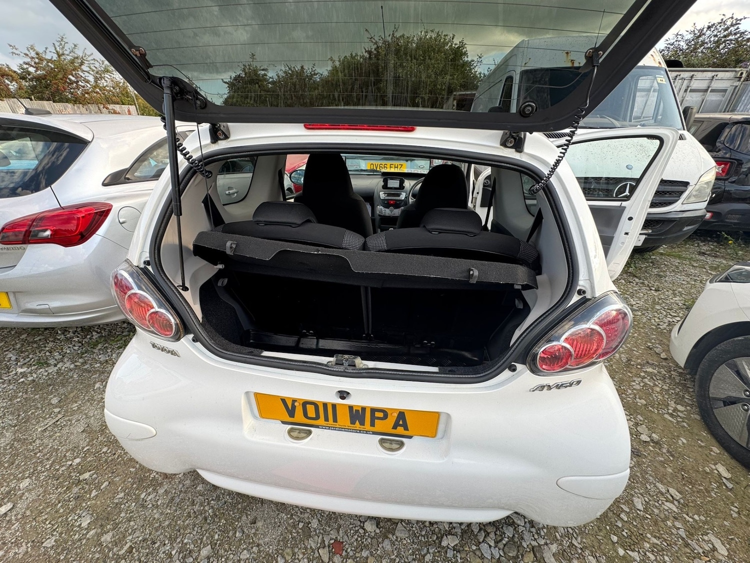 Used Toyota AYGO 2011 for sale - 77114433: Photo 9