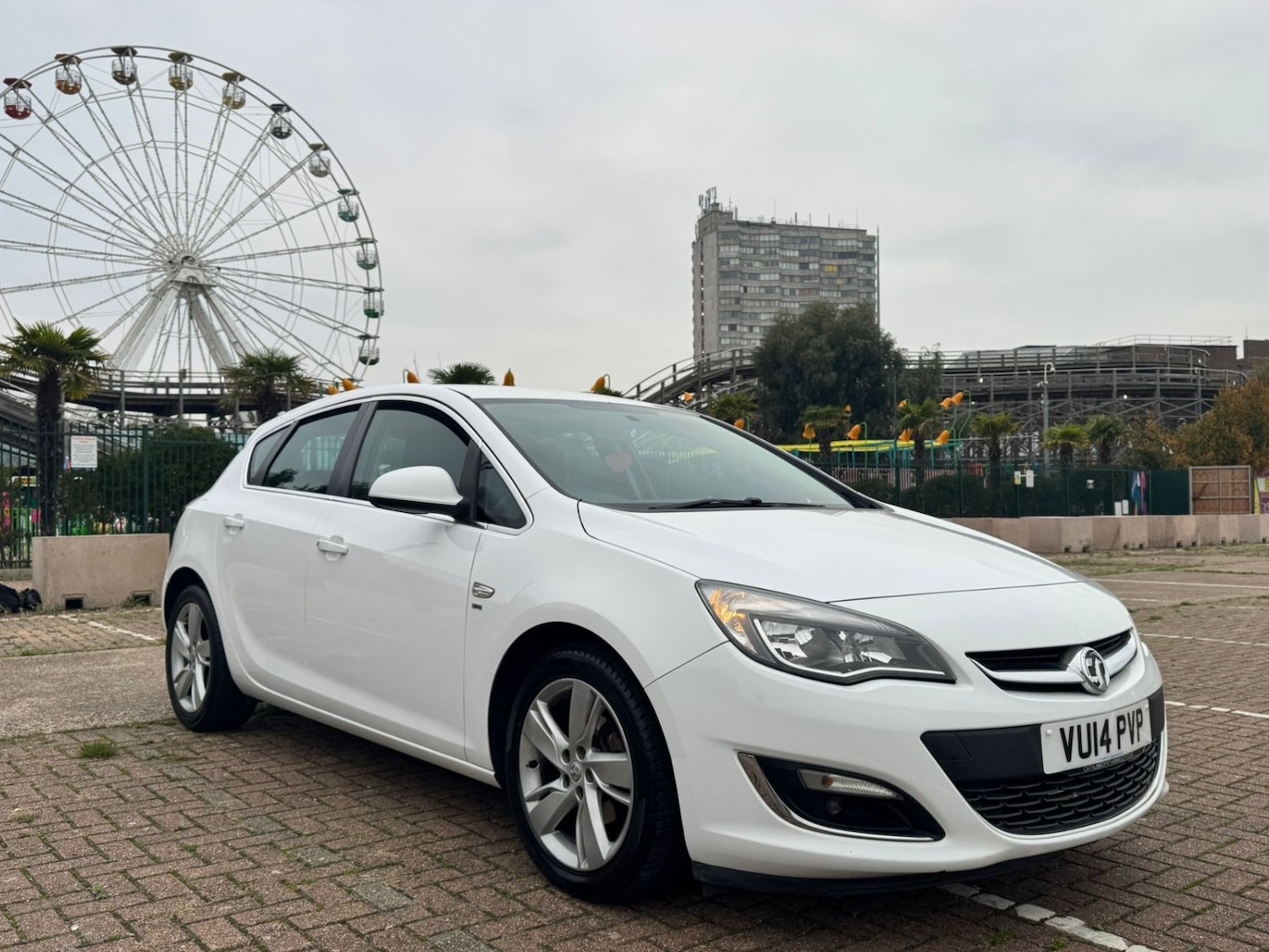 Used Vauxhall Astra 2014 for sale - 76242624: Photo 1