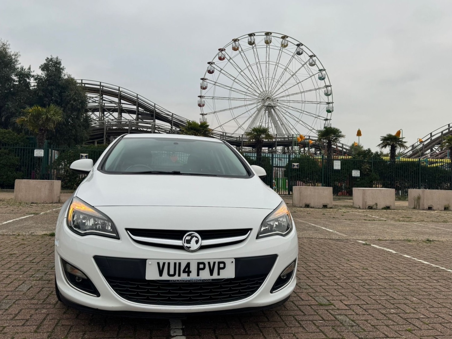 Used Vauxhall Astra 2014 for sale - 76242624: Photo 2