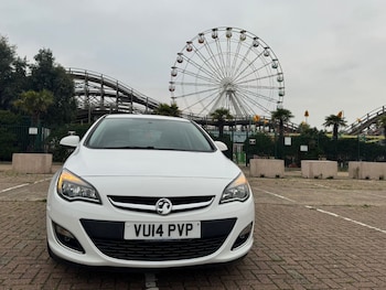 Used Vauxhall Astra 2014 for sale - 76242624: Photo 2