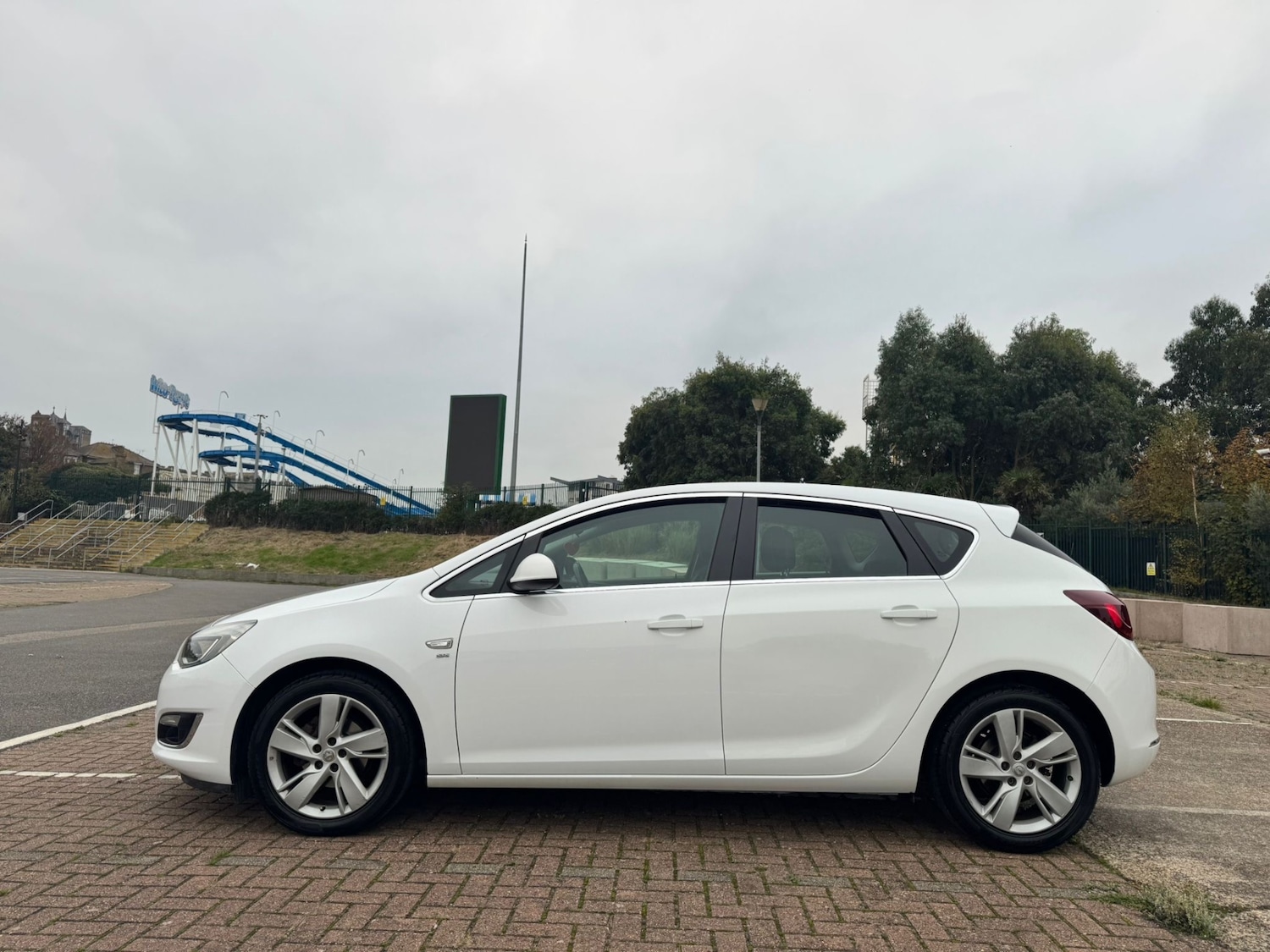 Used Vauxhall Astra 2014 for sale - 76242624: Photo 3