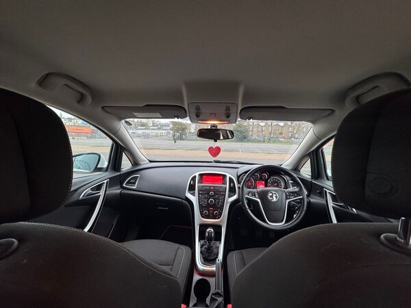 Used Vauxhall Astra 2014 for sale - 76242624: Photo 6