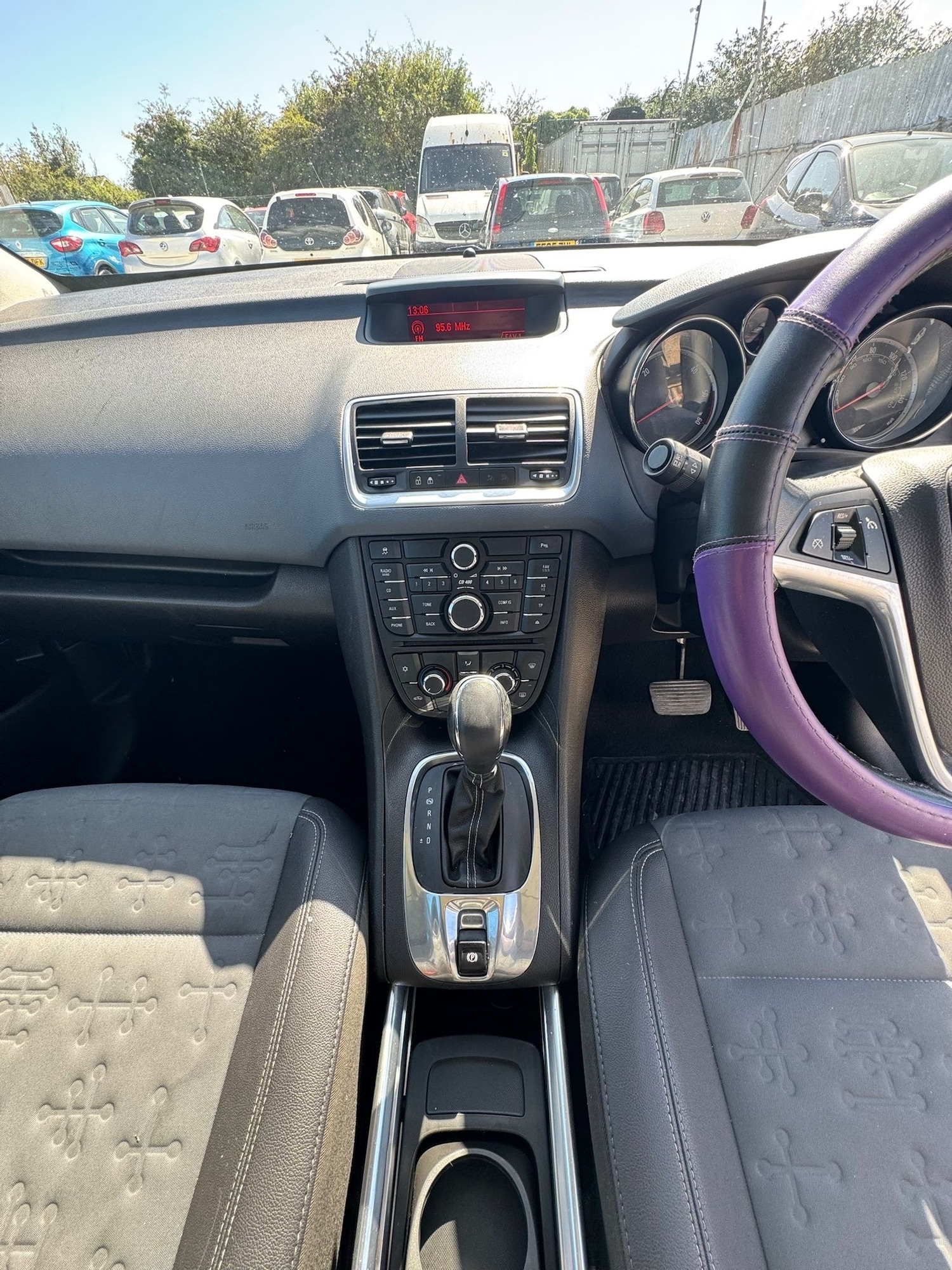 Used Vauxhall Meriva 2011 for sale - 76603306: Photo 9