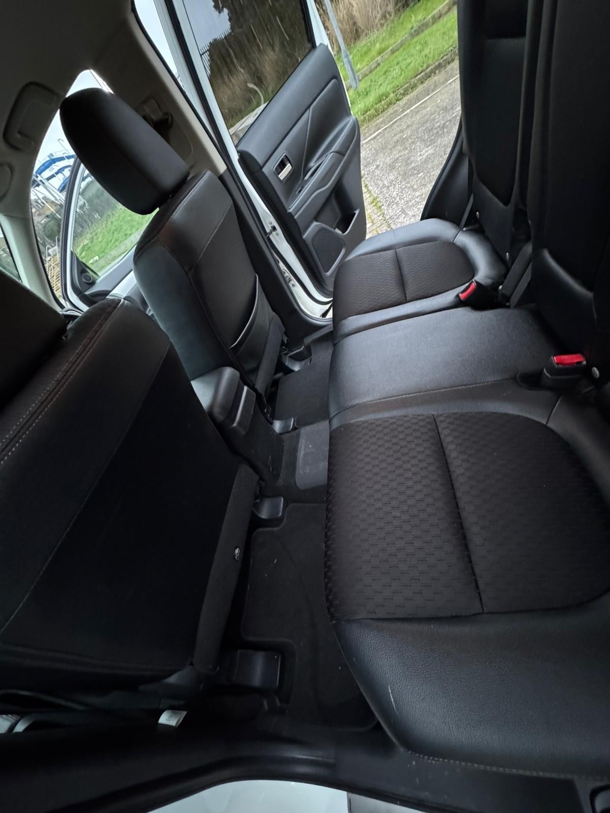 Used Mitsubishi Outlander 2015 for sale - 77493542: Photo 12