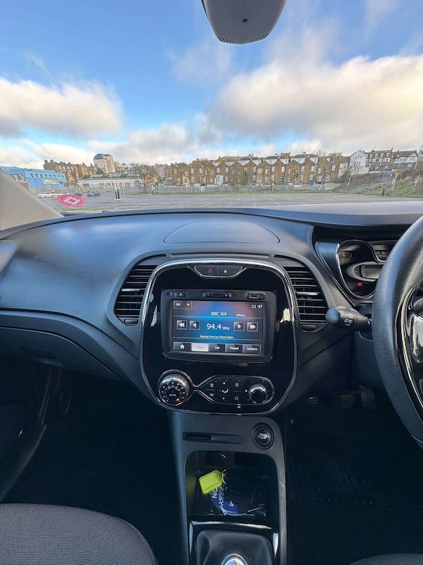 Used Renault Captur 2015 for sale - 76170539: Photo 8