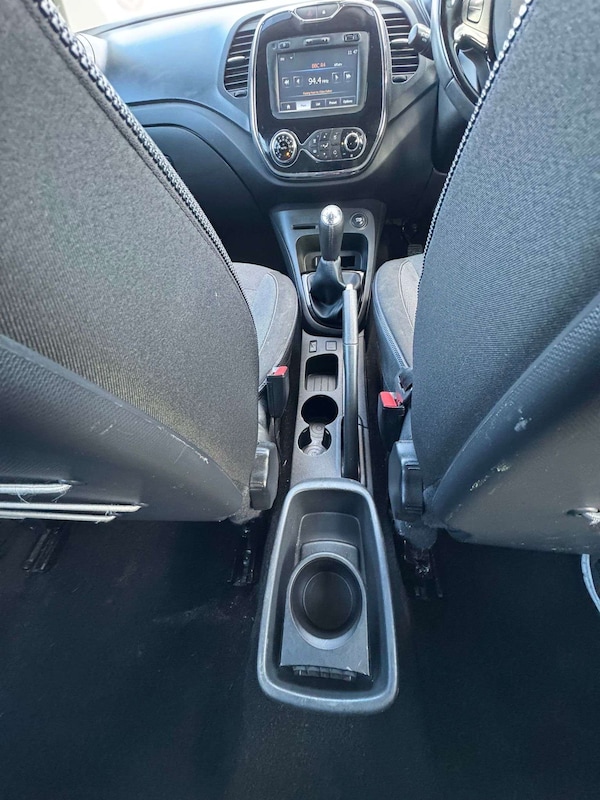 Used Renault Captur 2015 for sale - 76170539: Photo 9