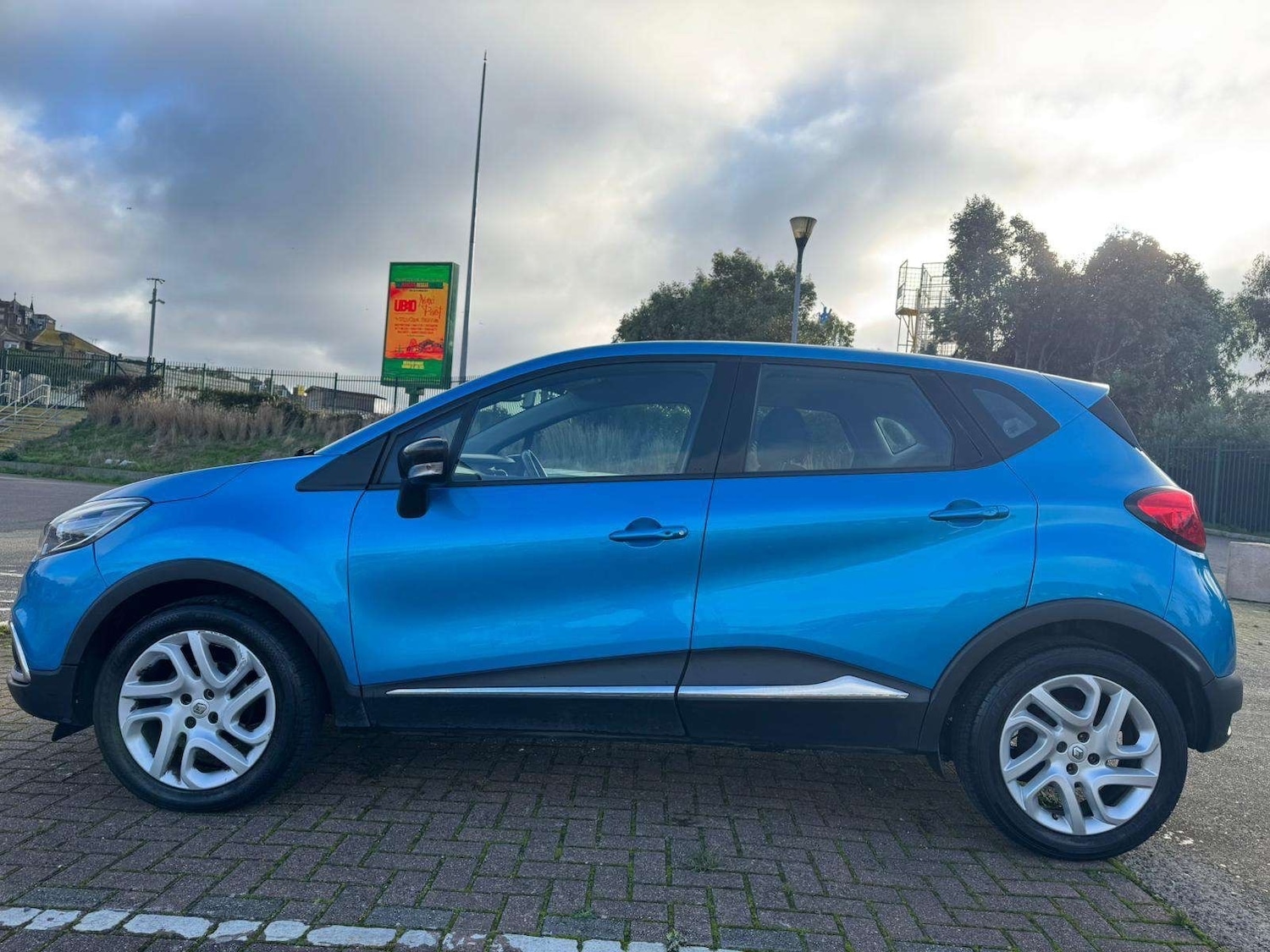 Used Renault Captur 2015 for sale - 76580592: Photo 3