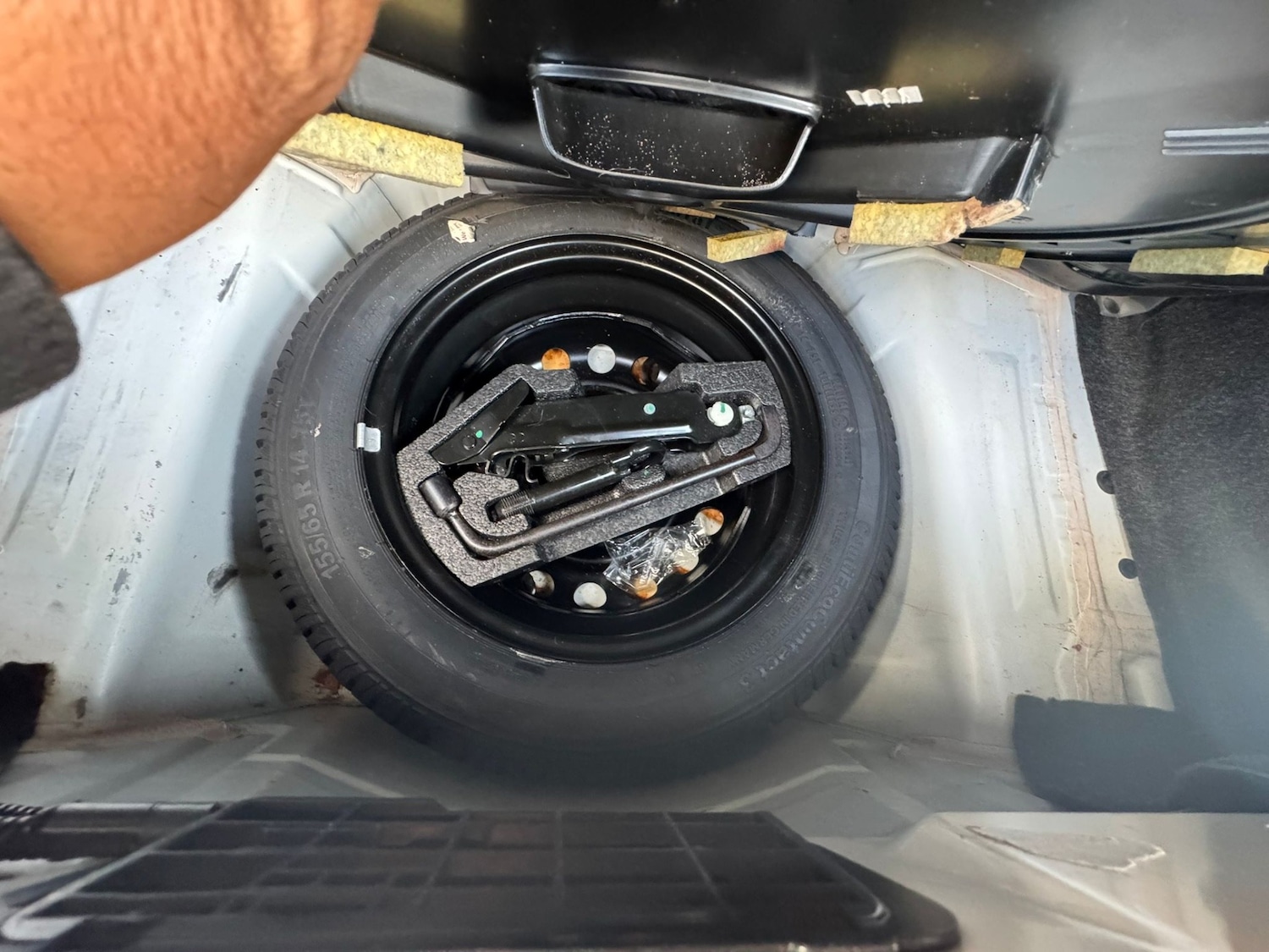 Used Toyota AYGO 2011 for sale - 76589176: Photo 11