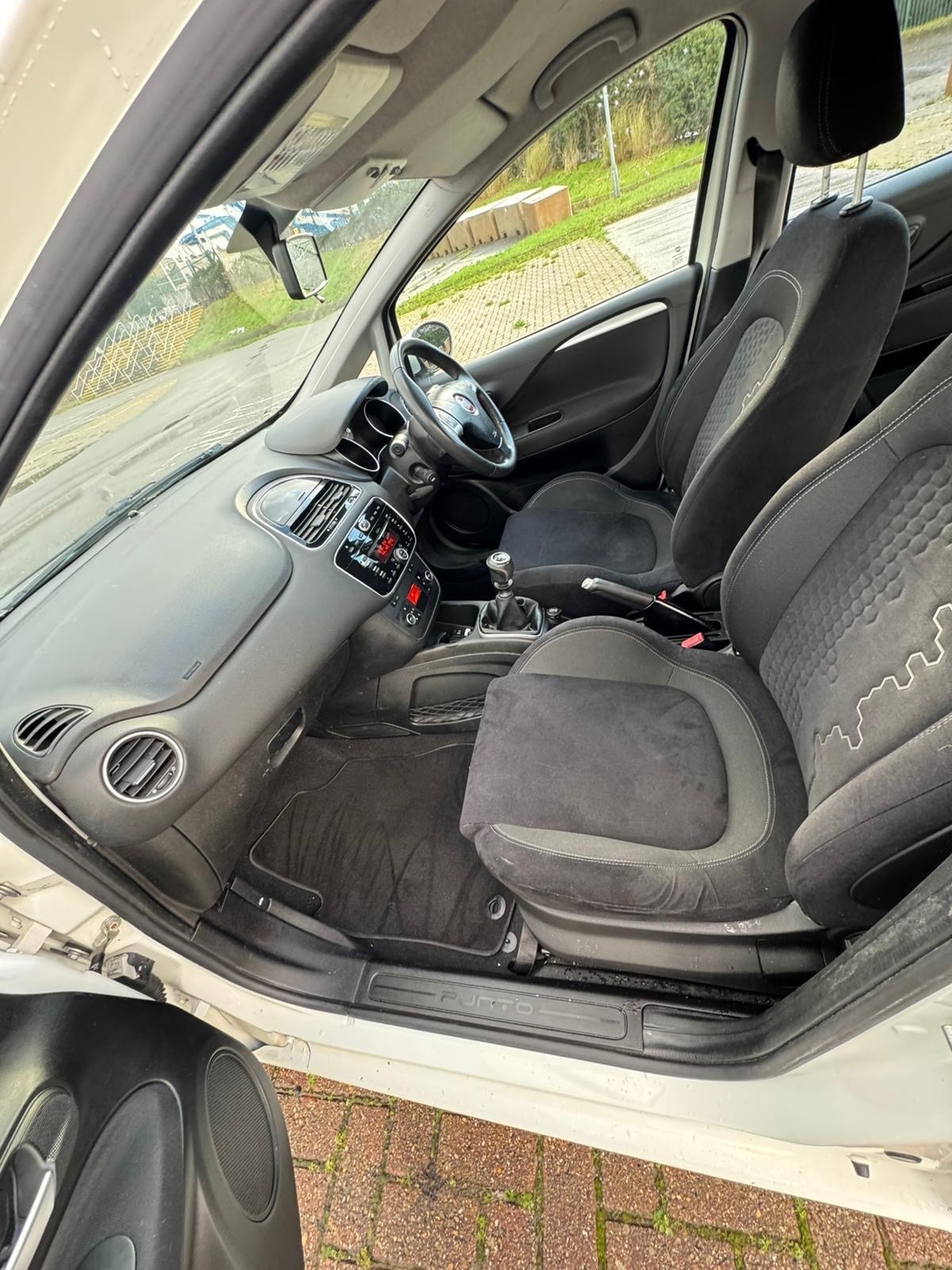 Used Fiat Punto 2013 for sale - 77196510: Photo 10