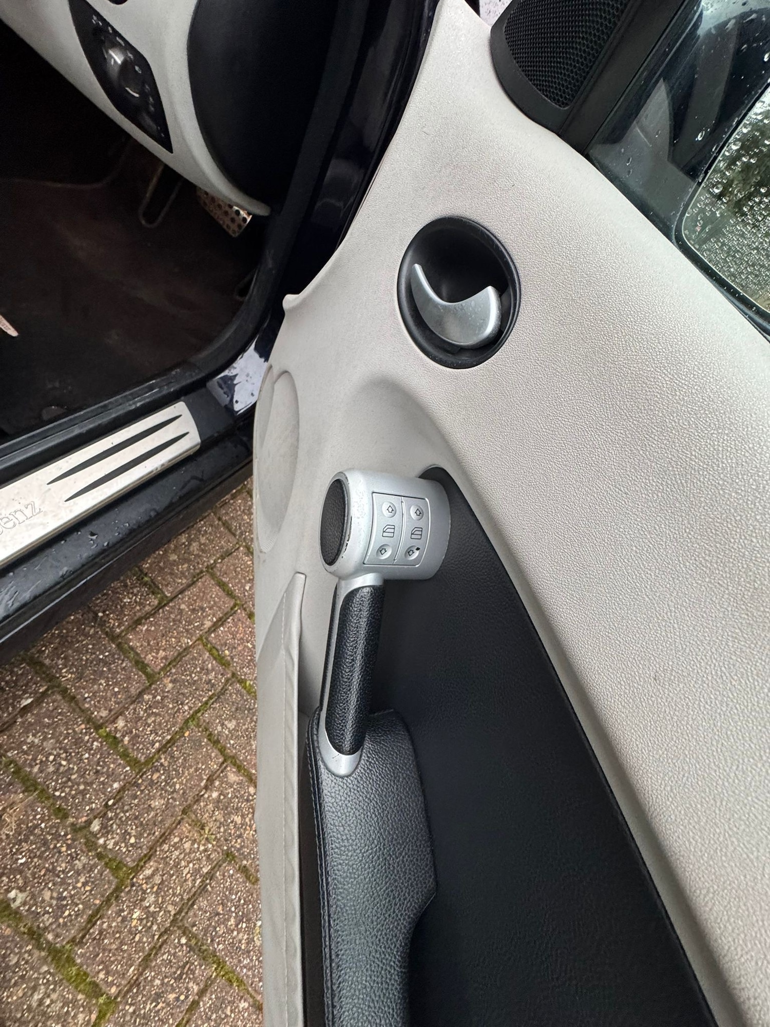 Used Mercedes-Benz SLK 2005 for sale - 77323931: Photo 11