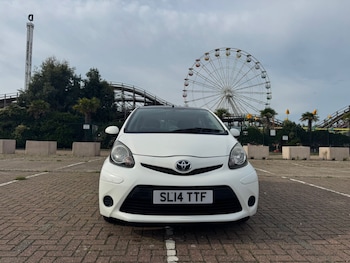 Used Toyota AYGO 2014 for sale - 76142868: Photo 2