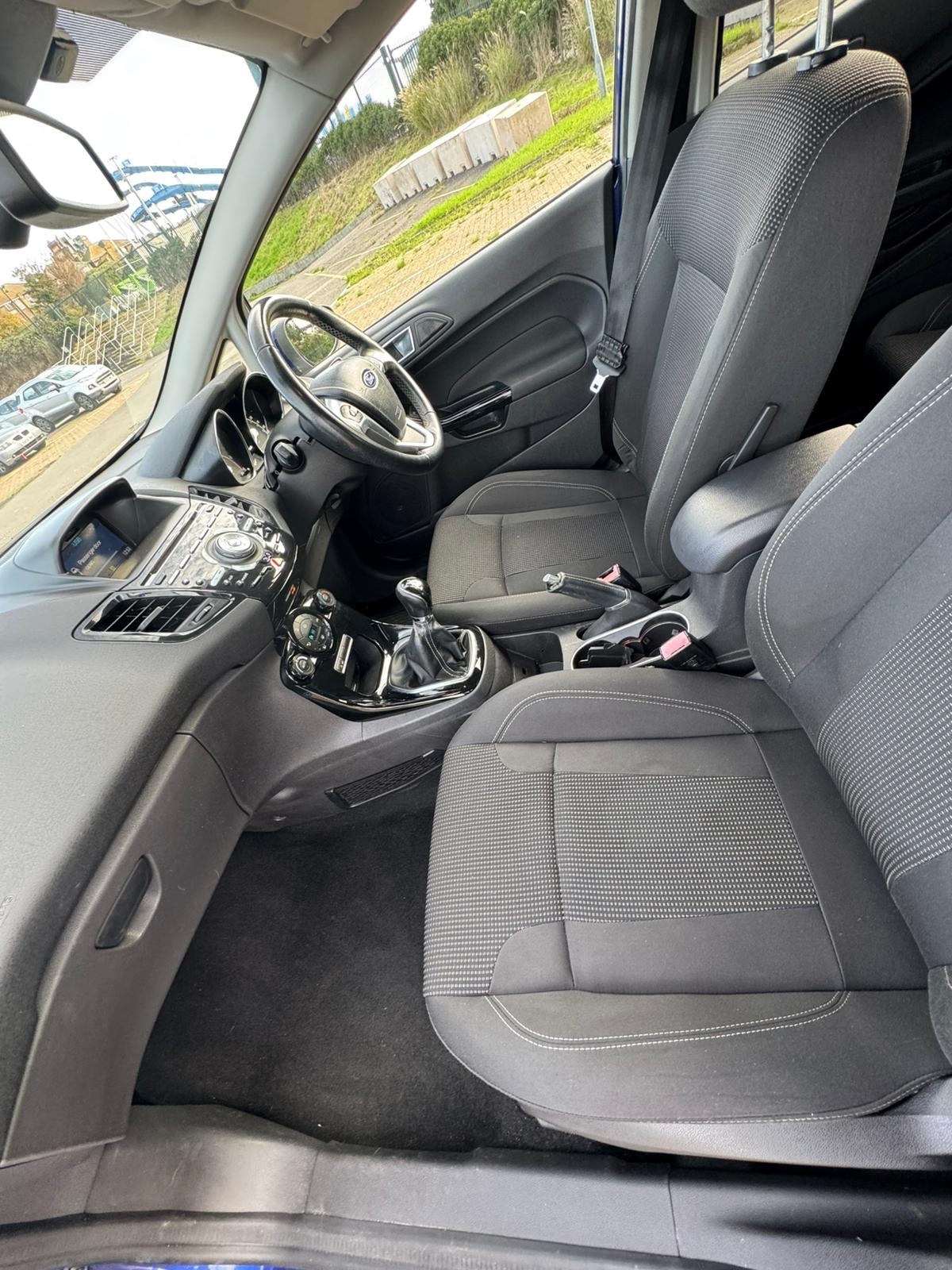 Used Ford Fiesta 2015 for sale - 76340418: Photo 6