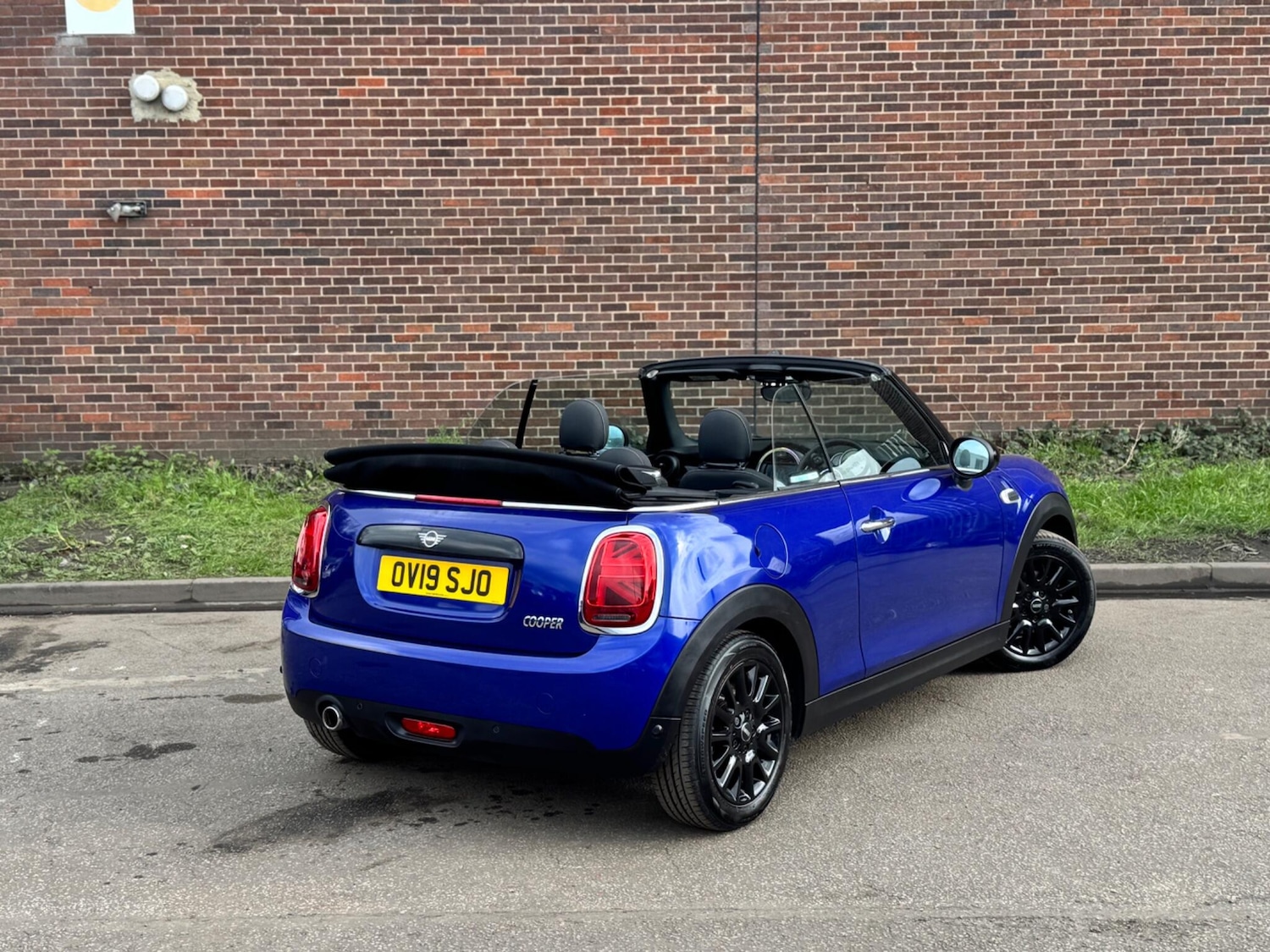 Used MINI Convertible 2019 for sale - 77957290: Photo 10