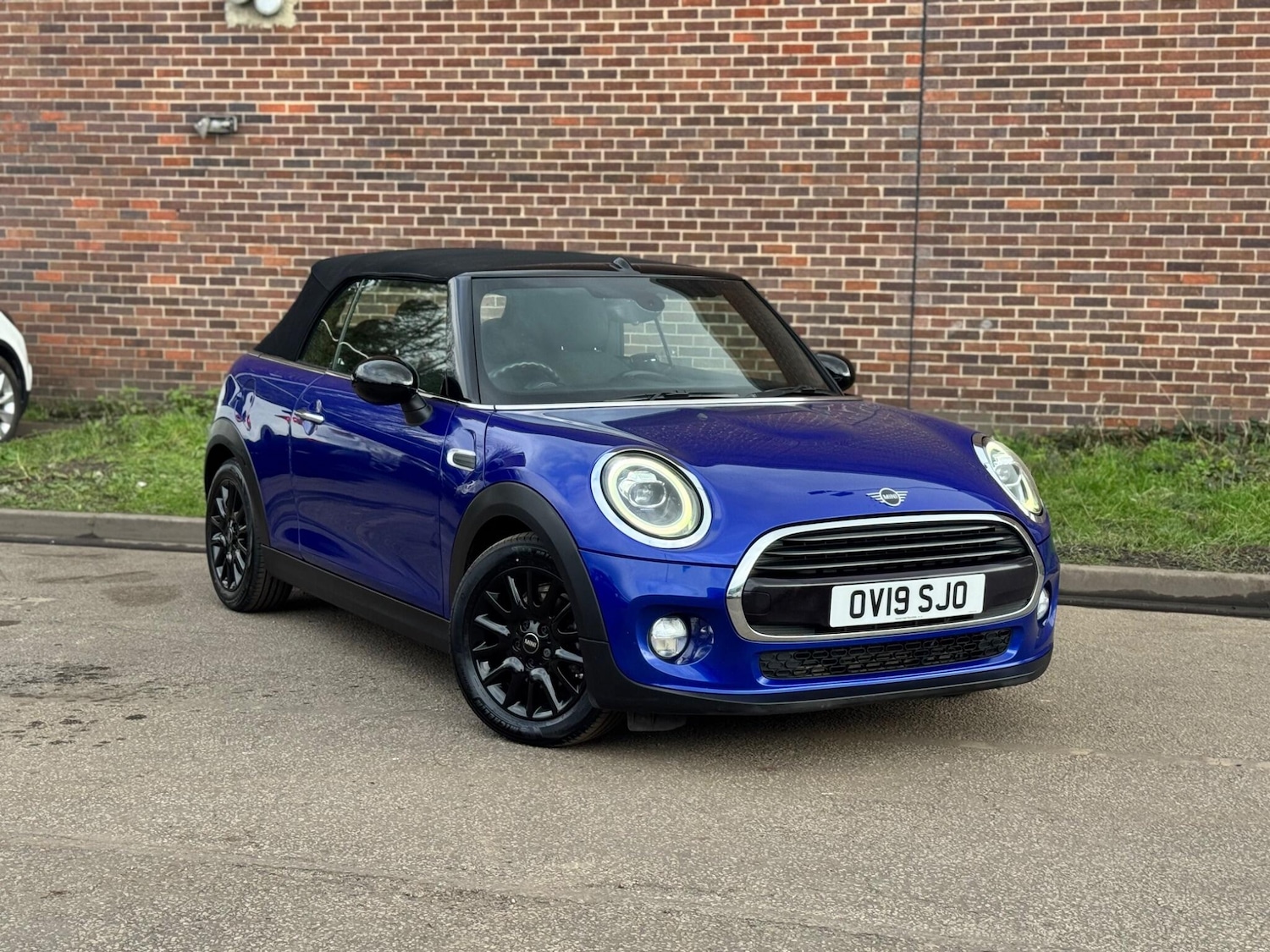 Used MINI Convertible 2019 for sale - 77957290: Photo 11