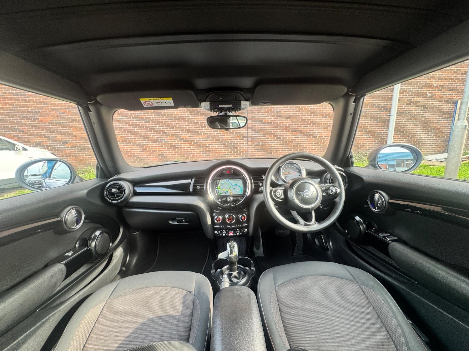 Used MINI Convertible 2019 for sale - 77957290: Photo 3