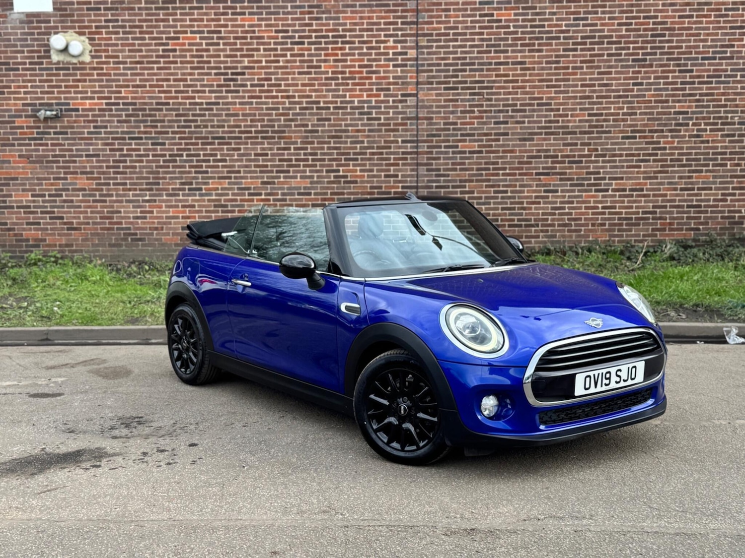 Used MINI Convertible 2019 for sale - 77957290: Photo 4