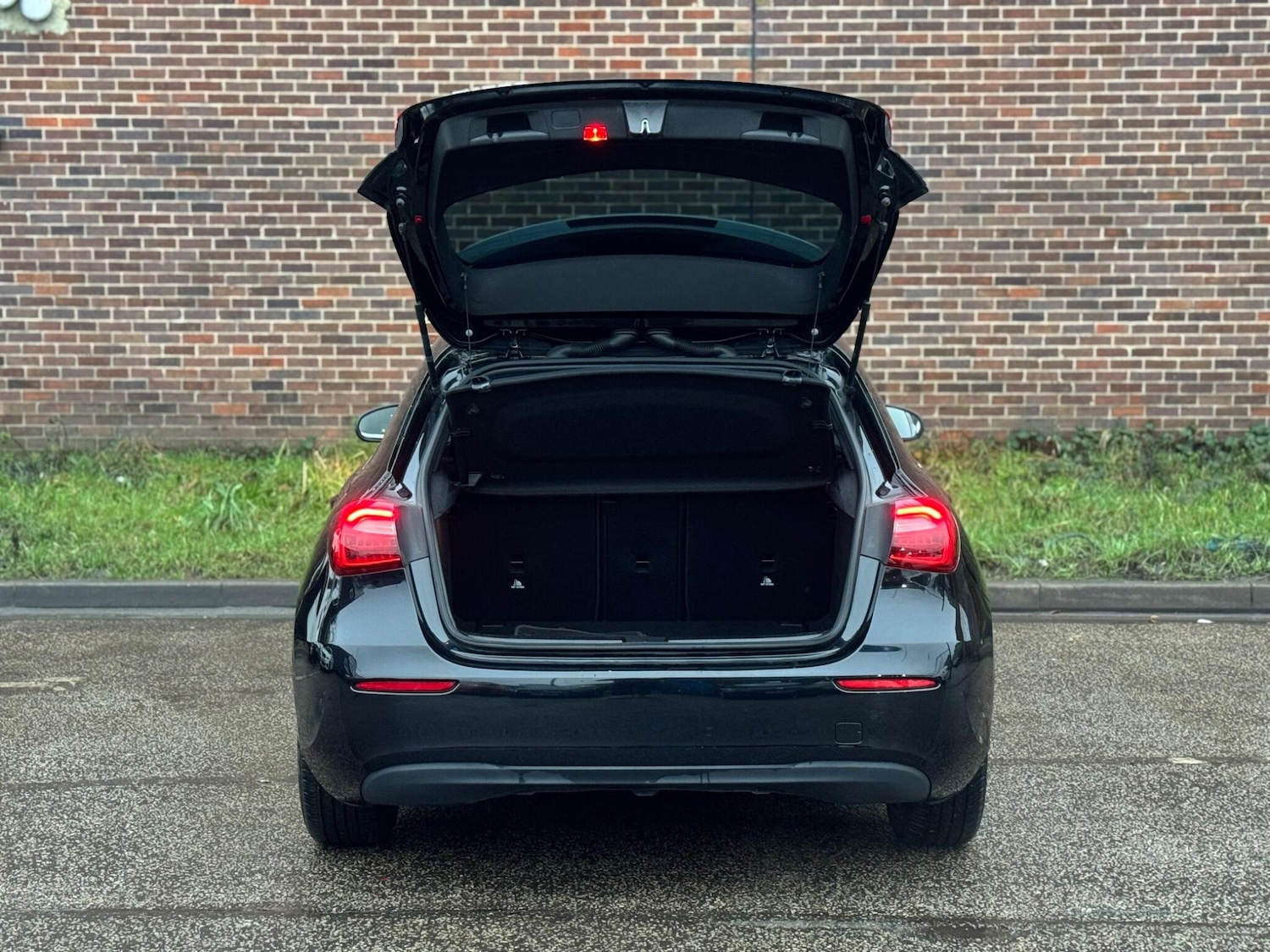 Used Mercedes-Benz A-Class 2018 for sale - 77395827: Photo 17